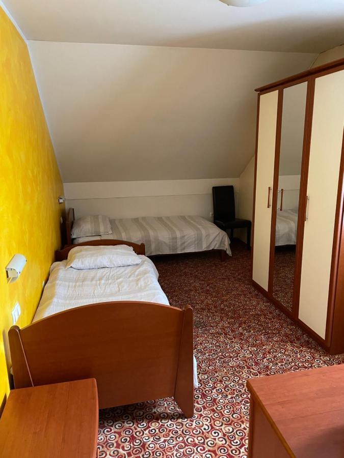 Gostisce Senica Hotel Senovo Exterior photo