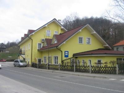 Gostisce Senica Hotel Senovo Exterior photo